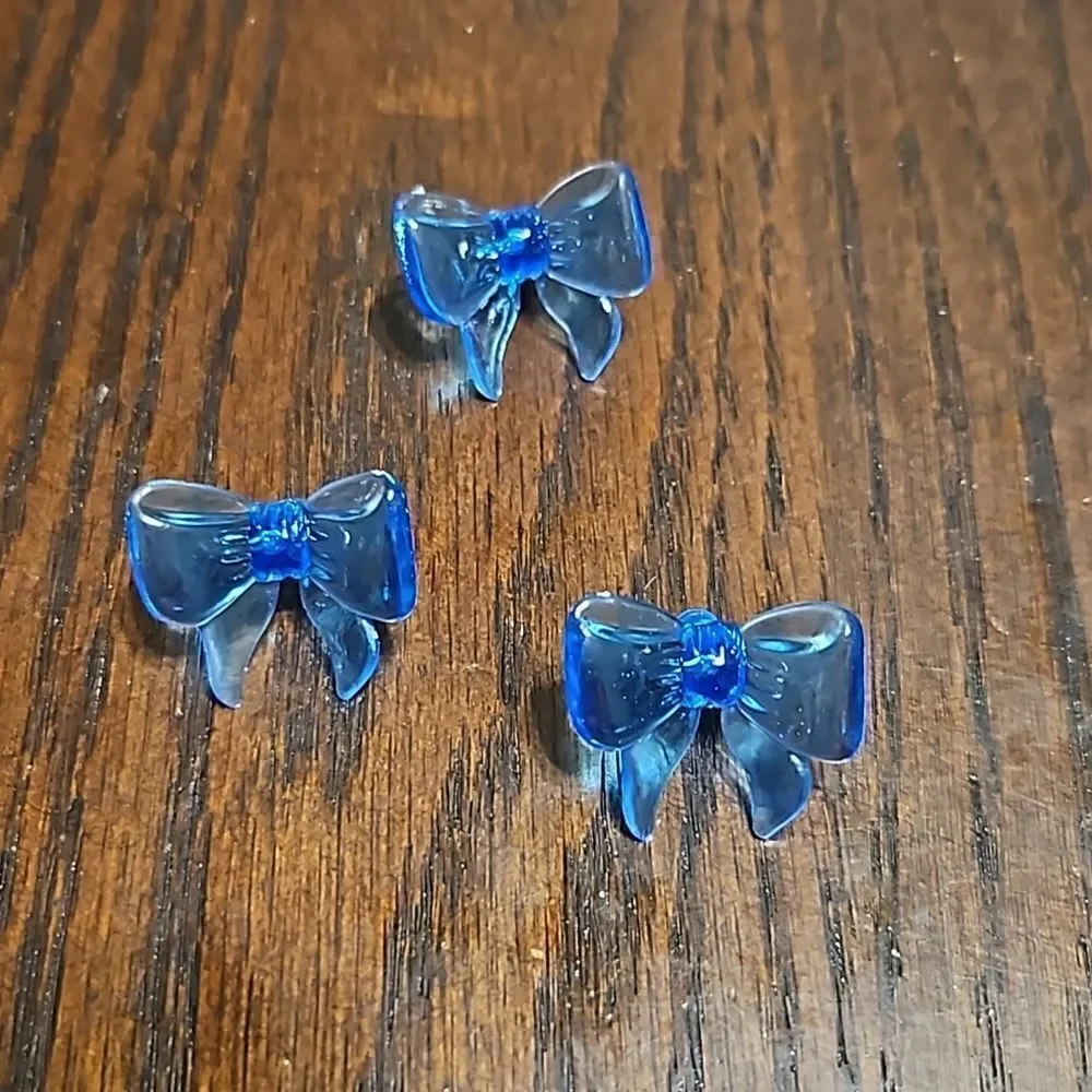 Vintage deadstock ceramic tree pegs, biw shaped, blue